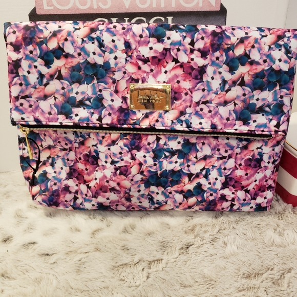 Nicole Miller Handbags - NWOT Nicole Miller Fold Over Bag